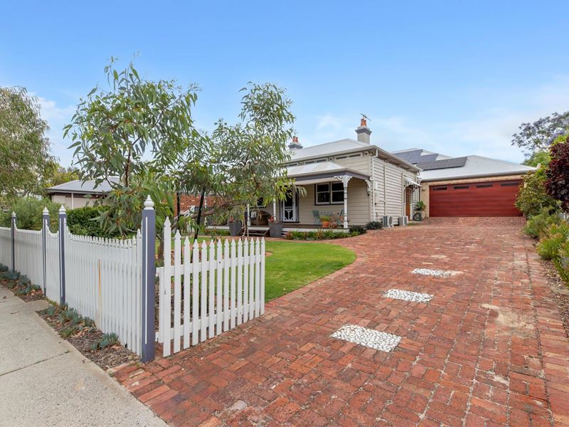 54 Murray Road, Bicton WA 6157