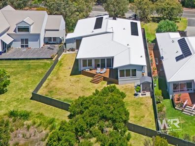 93 Bay View Drive, Little Grove WA 6330