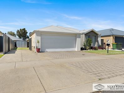 17 Laverick St, Haynes WA 6112