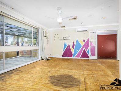 2 Reserve Street, Dongara WA 6525