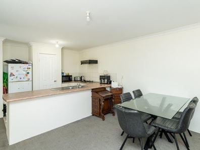 2/9 Clara Street, Gosnells WA 6110