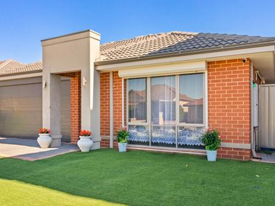 5 Edward Street, Queens Park WA 6107