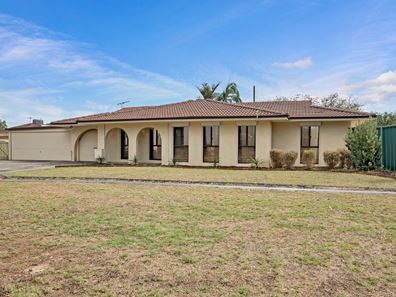5 Cedar Way, Maddington WA 6109