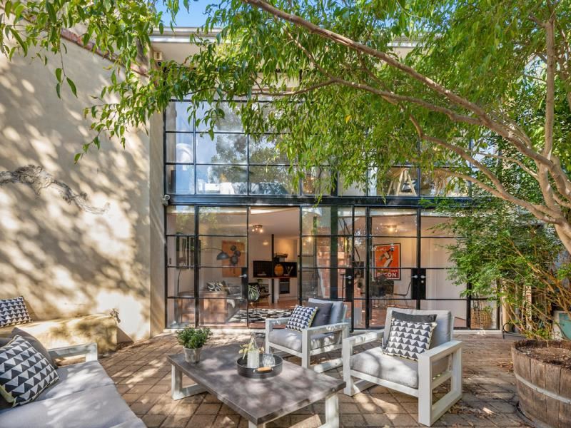 4/2 Court Place, Subiaco