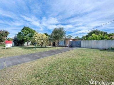 14 Quamby Place, Rockingham WA 6168