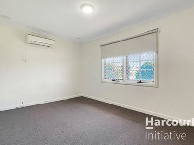 22 Mereworth Way, Girrawheen WA 6064
