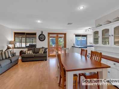 4 Dawkins Court, Leda WA 6170