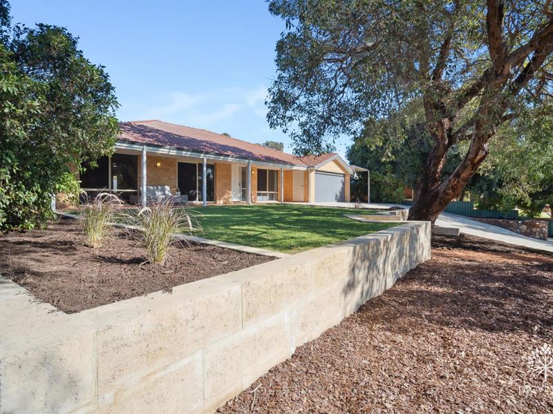 10 Rootes Road, Lesmurdie