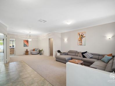 10 Rootes Road, Lesmurdie WA 6076