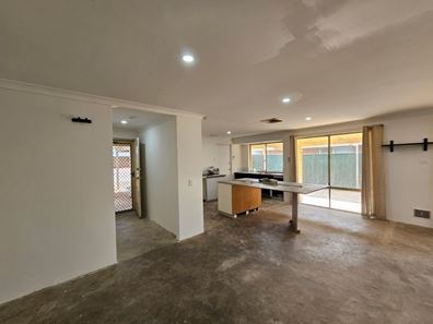 186 Harpenden Street, Huntingdale WA 6110