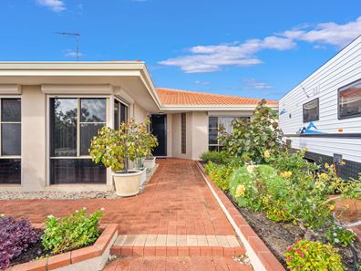 8 Penda Close, Halls Head WA 6210