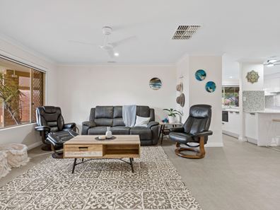39 Rawlinna Heights, Ballajura WA 6066
