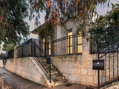 4 Portobello Parade, Wellard WA 6170