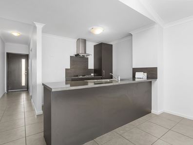 14 Ausfeld Street, Banksia Grove WA 6031