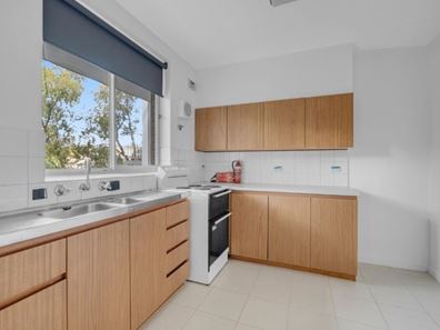 4/9 Everett St, Crawley WA 6009