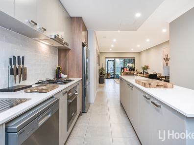 7/14 Gelirah  Lane, Martin WA 6110
