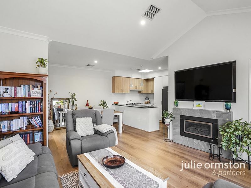 4A Crawley Grove, Heathridge WA 6027