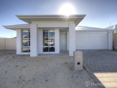 9 Sandstone Road, Eglinton WA 6034