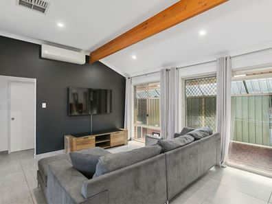 15 Kalkite Close, Ballajura WA 6066