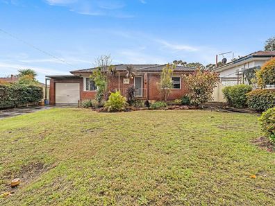 13 Templeton Crescent, Girrawheen WA 6064