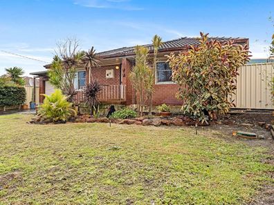 13 Templeton Crescent, Girrawheen WA 6064