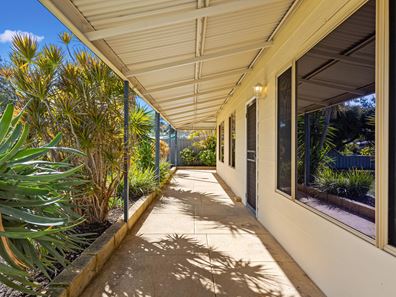 14 Scrubbird Court, Greenfields WA 6210