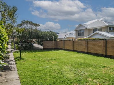 8/134 Deanmore Road, Scarborough WA 6019