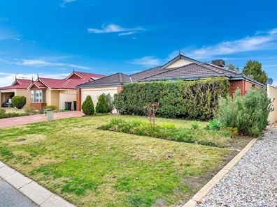16 HAMLET PASS, Pinjarra WA 6208