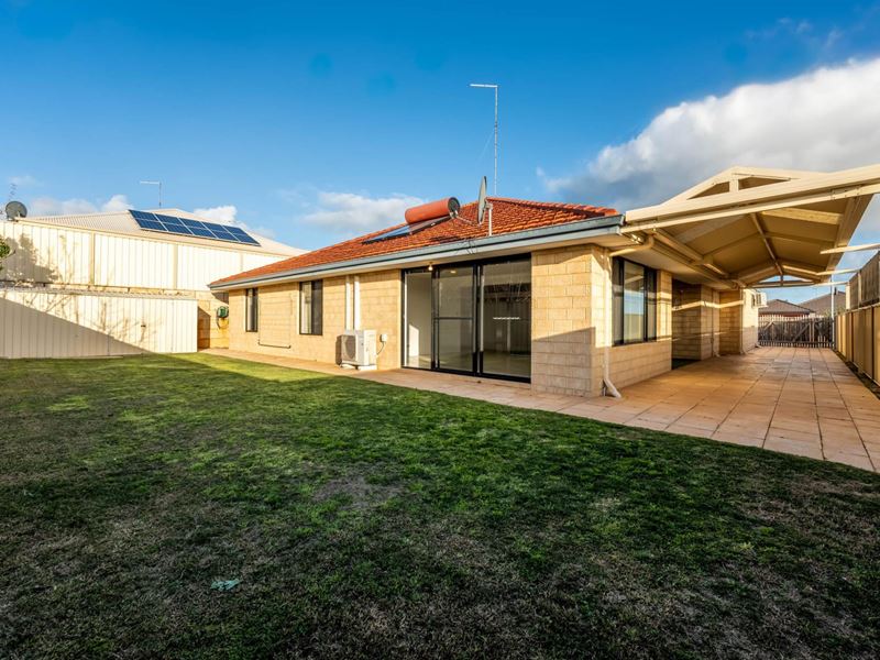 45 Cunderdin Loop, Dawesville