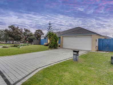 1 Ormond Bend, Butler WA 6036