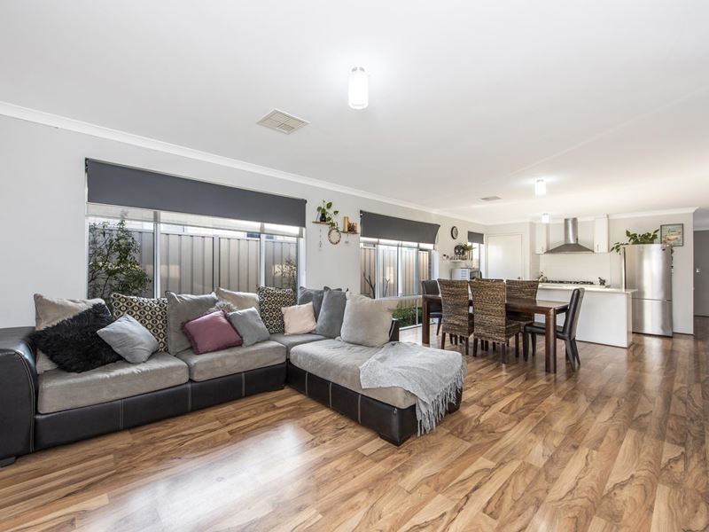12 Redwood Avenue, Karnup WA 6176
