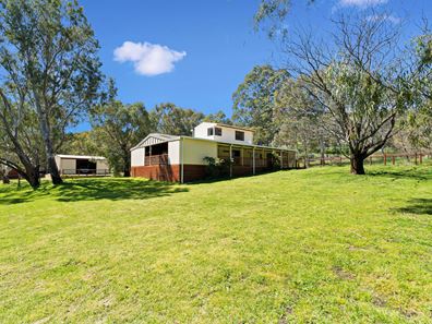 73 Lewis Road, Serpentine WA 6125