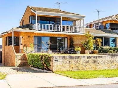 2/17 Esplanade, Rockingham WA 6168
