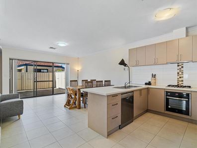 9/9 Barfield Road, Hammond Park WA 6164
