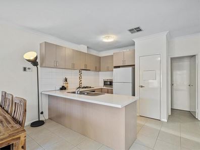 9/9 Barfield Road, Hammond Park WA 6164