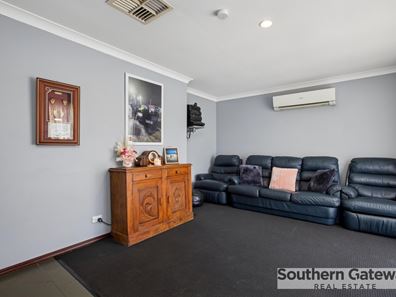 15 Tunnicliffe Street, Parmelia WA 6167