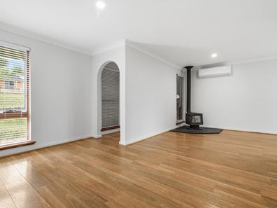 30 Vistula Terrace, Kelmscott WA 6111