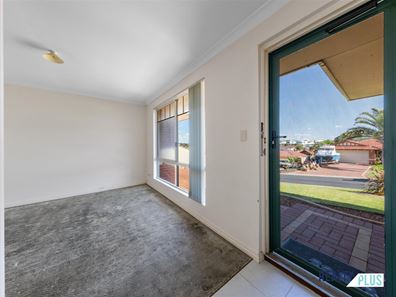 2 Henrietta Court, Coogee WA 6166