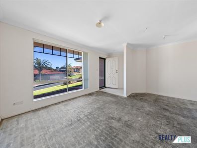 2 Henrietta Court, Coogee WA 6166