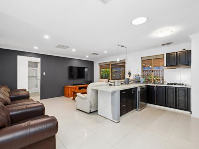 14 Chisholm Circle, Seville Grove WA 6112