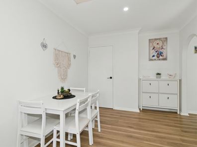 21 Tollington Park Road, Kelmscott WA 6111