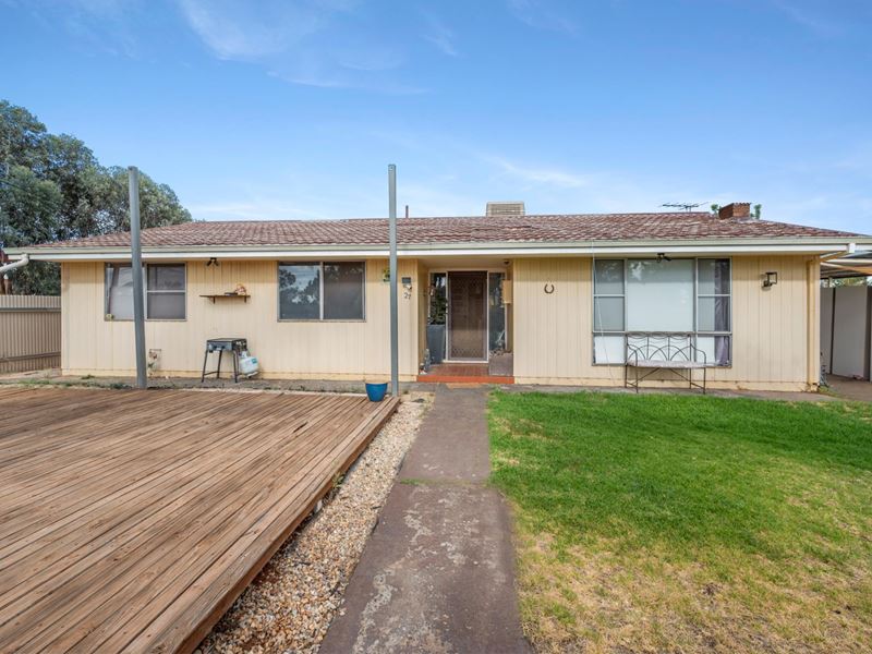 27 Salisbury Road, South Kalgoorlie WA 6430