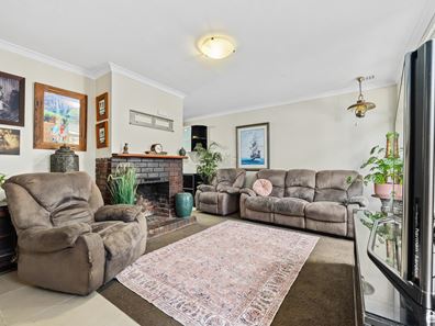 18 Elmslie Street, Orelia WA 6167