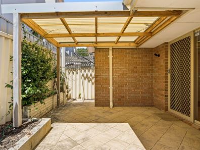 2/14 Byland Street, Doubleview WA 6018