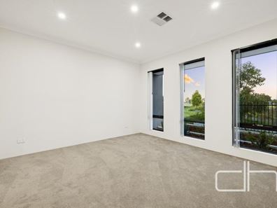 10 McKiviat Lane, Southern River WA 6110