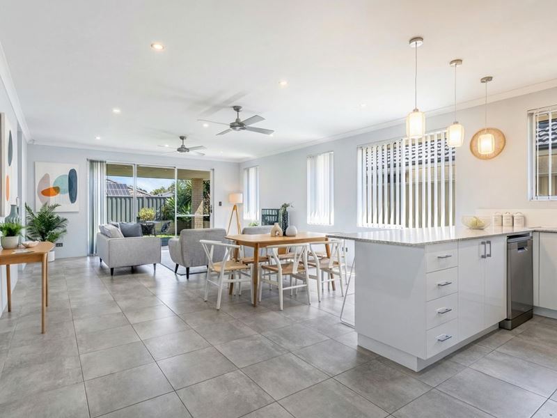11 Rocky Road, Wandi WA 6167