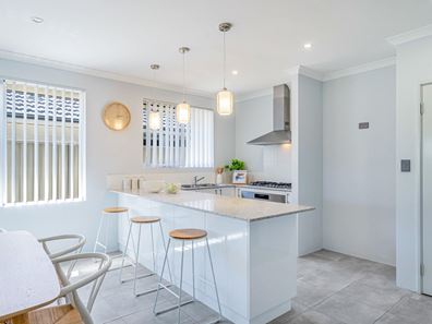 11 Rocky Road, Wandi WA 6167