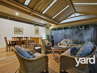 9B Cowan Street, Alfred Cove WA 6154
