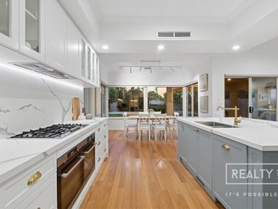 4 Dempster Place, Sorrento WA 6020