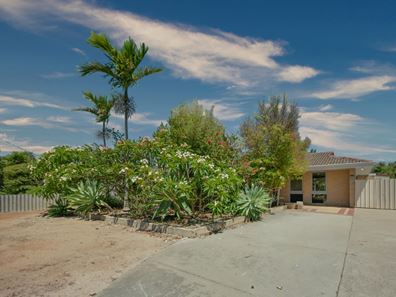 11 Markaling Close, Hillman WA 6168